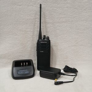 KENWOOD NX-P1300-K UHF TRANSCEIVER TWO WAY RADIO NX-P1300AUK & CHARGER WORKING